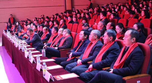 穩(wěn)步前行，超越升華！三陸康集團2018員工表彰大會暨2019新春年會。